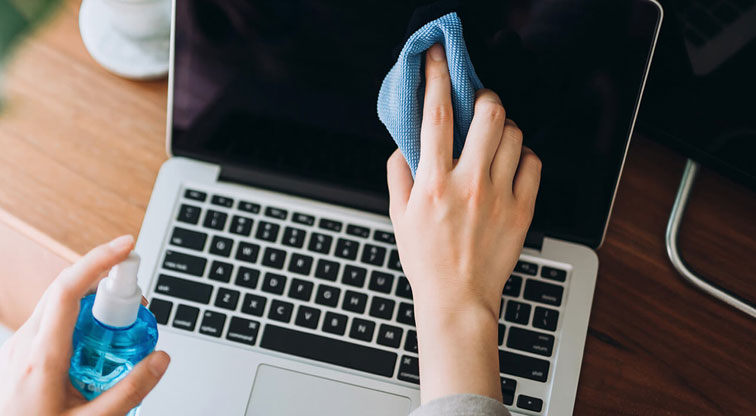 clean macbook screen